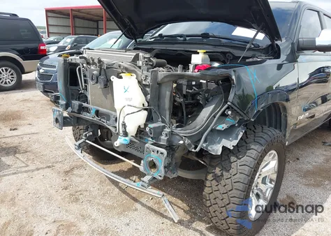 2019 Ram 1500 Laramie 4X4 5'7 Box из США, поврежденный, VIN 1C6SRFJT1KN678165